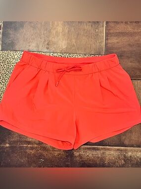 🍋 Lululemon Drawstring Athletic Shorts